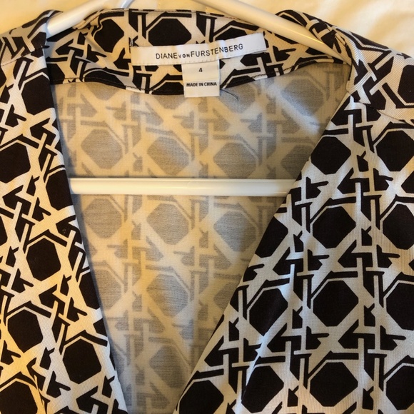 Diane Von Furstenberg Julian Wrap Dres - Picture 3 of 4